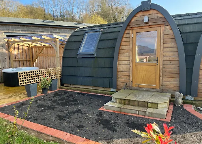 Squirrel Glamping Pod School House Farm