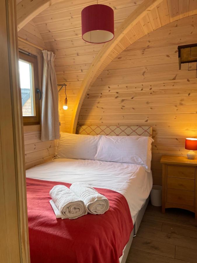 Squirrel Glamping Pod School House Farm *