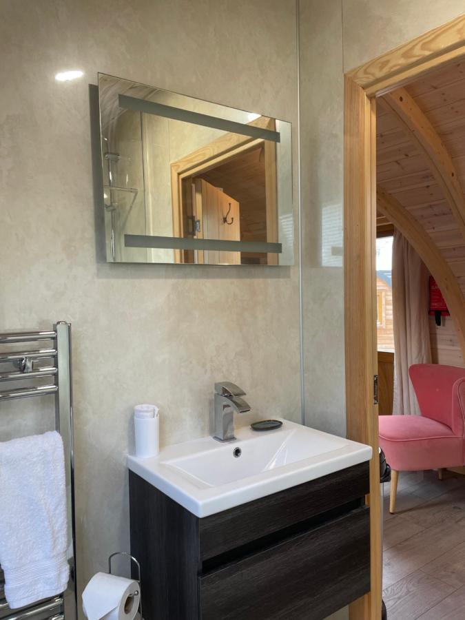 Squirrel Glamping Pod School House Farm *