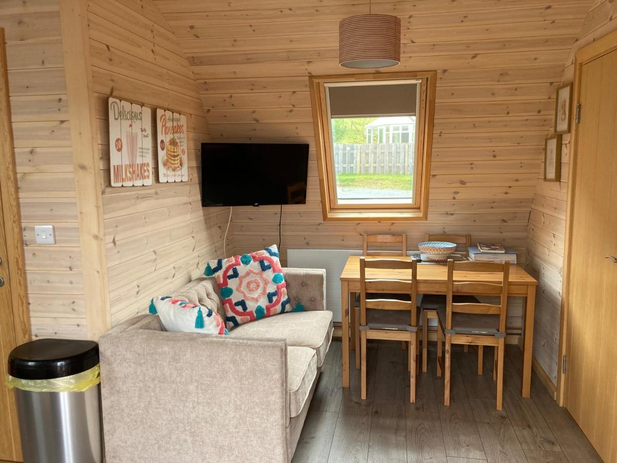 Squirrel Glamping Pod School House Farm *
